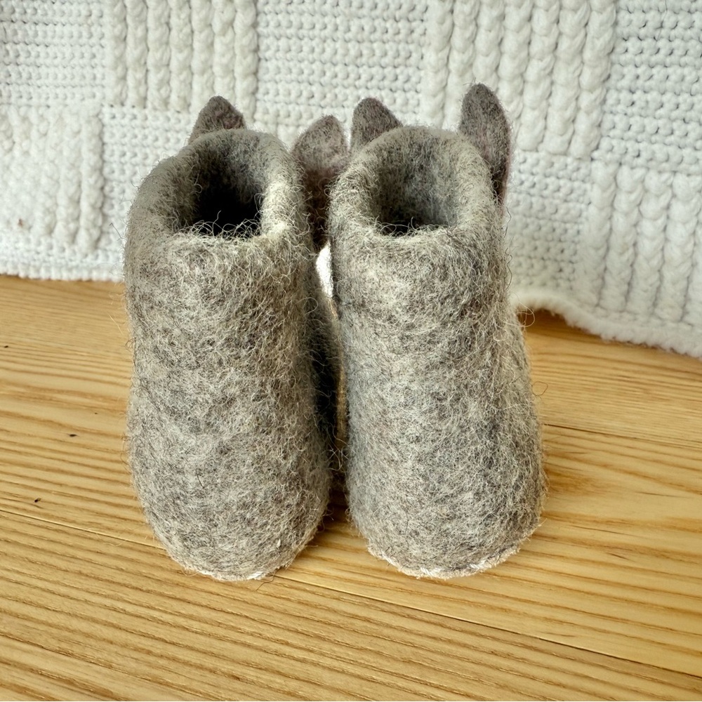 Handmade Wool Bunny Rabbit Slipperd - Picture 5 of 12